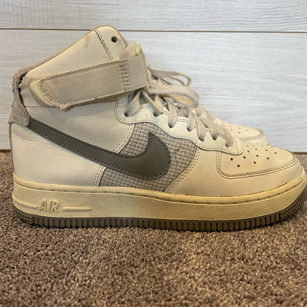 Nike Air Force 1 High ‘07 LV8 Youth Shoes